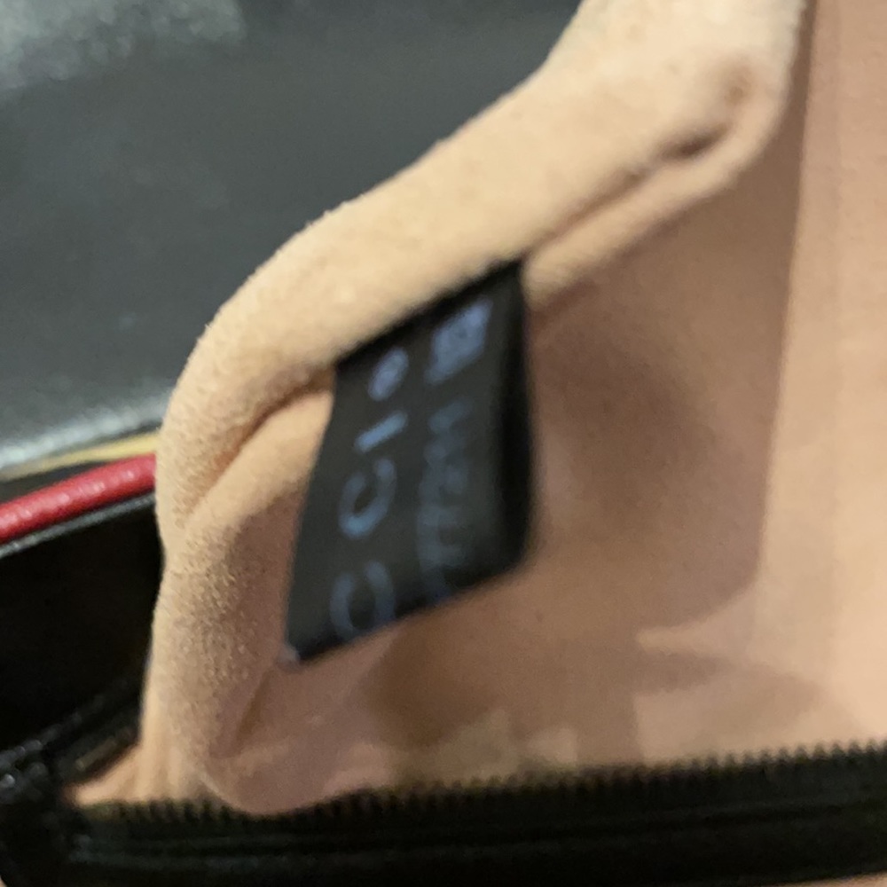 Gucci Calfskin Marmont Hard to fine Quilted bag - Picture 10 of 13